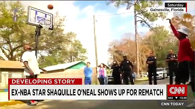 Shaquille O'Neil shoots hoops with neighborhood kids (FULL HD)