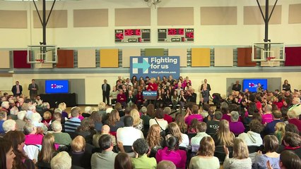 Clinton, Sanders compete for support in Iowa