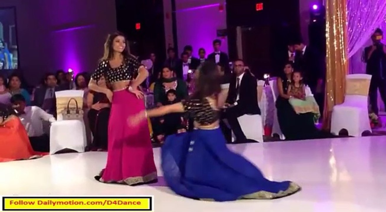 Indian Cute Girls In Action On Old Sweet Song - HD