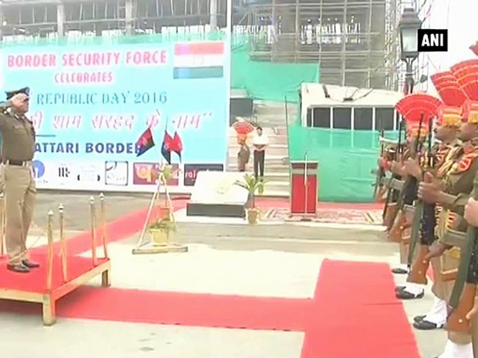 Sweets exchange between BSF,Pakistani rangers at Attari Border