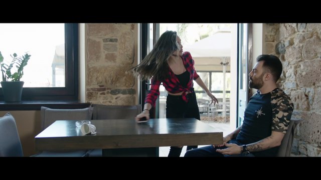 Knock Out ft. Κωνσταντίνος Νάζης - Όταν Πονάω Το Γλεντάω (Official Video Clip)