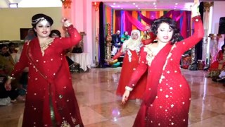 Mehndi Dances For Bride Girls Rocking the Dance Floor