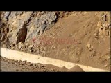 Rrëshkitje dherash e gurësh në aksin Kukës-Shishtavec, udhëtarët: Jemi të rrezikuar - Ora News