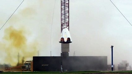 SpaceX insanları uzaya götürecek kapsülü denedi