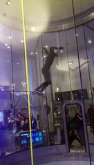 Danseur dans un simulateur de chute libre