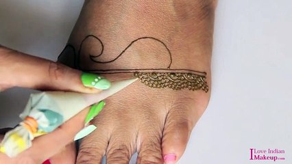 Simple Indian Pakistani Bridal Mehendi-Henna Design For Foot