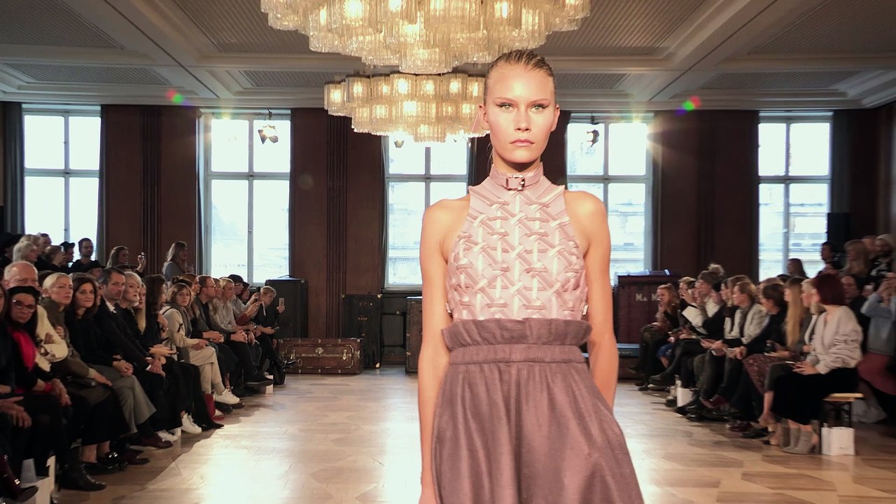 Marina Hoermanseder A|W 16 Défilé