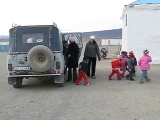 36 детей в машине ! Школьный автобус в Монголии !