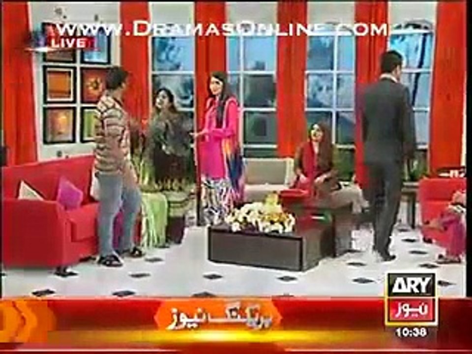 Sanam Baloch Fight with A Man in Her Live Morning Show Shocking
