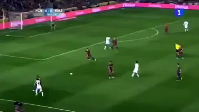 Shakira на гол Ronaldo в ворота Barselona (Shakira viendo el gol de Cristiano Ronaldo)