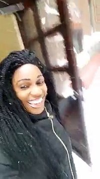 elle découvre la neige pour la premiere fois mdrrrr