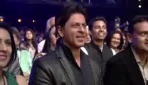 Udit Narayan gives a dedication to Shah Rukh Khan in his awsome style.