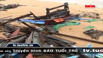 Triều cường tấn công làng biển Phú Yên