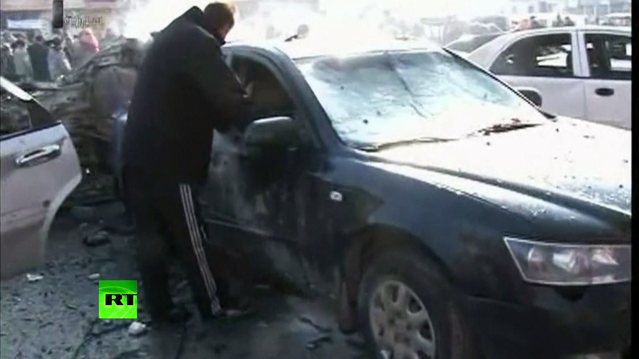 Syrie : 22 morts dans deux explosions à un barrage de l'armée à Homs (images perturbantes)