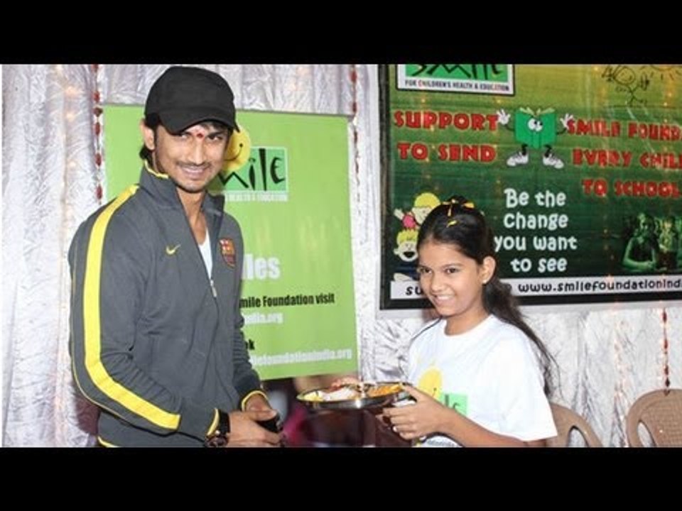 Sushant Singh Celebrete Holi With Children