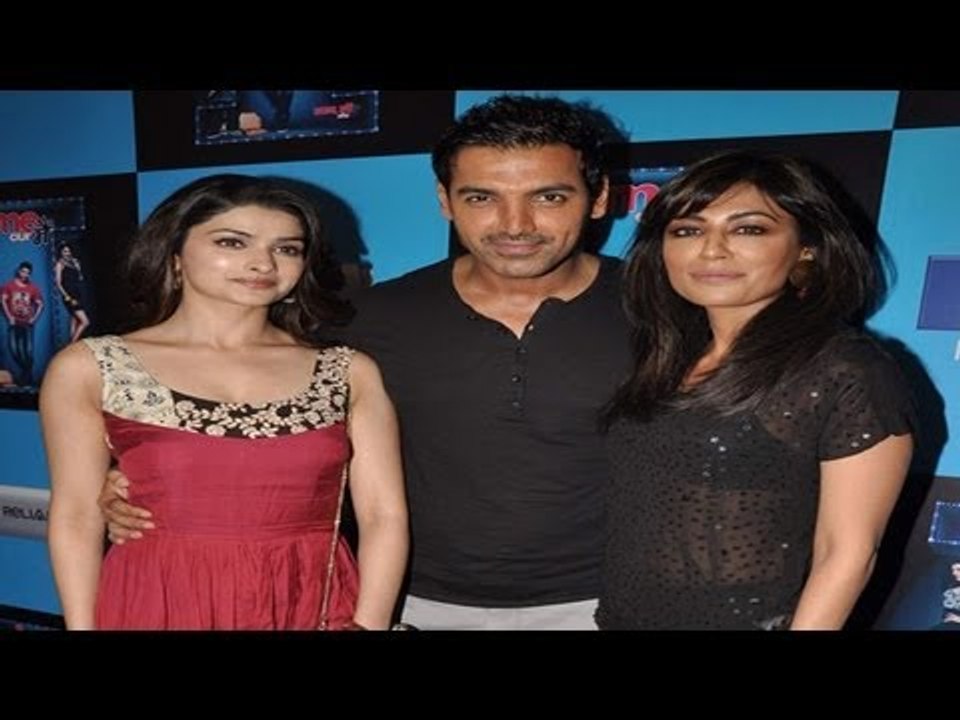 I Me Aur Main Starcast at Reliance Web World Centre