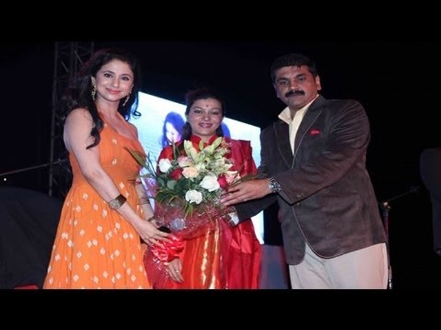 Urmila Matondkar Felicitated At The Worli Festival 2013