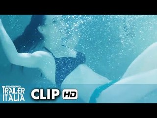 ALASKA Clip 'La piscina' (2015) - Elio Germano [HD]