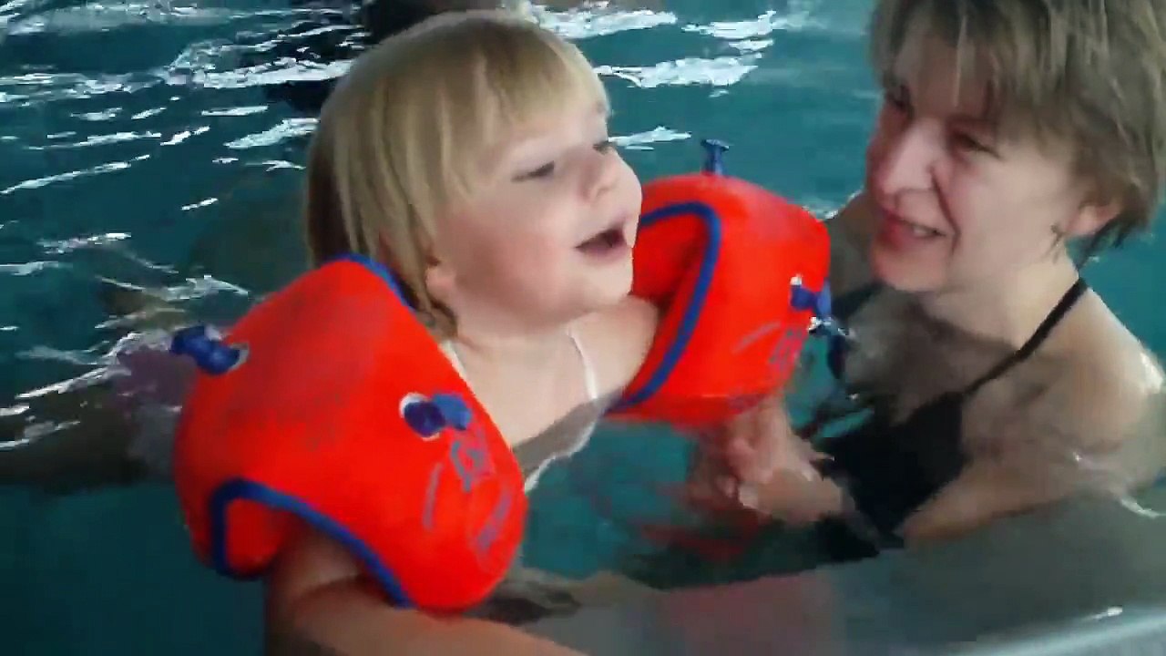 Zillertal Therme Fügen..Lotti bein Baden