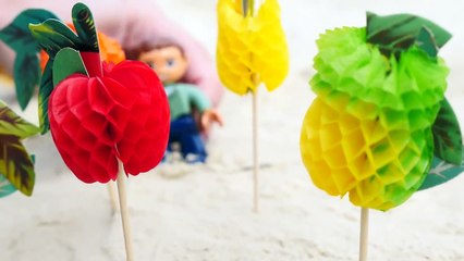 Çizgi Film iş makineleri yol silindiri bahçe yapıyor