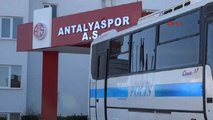 Antalyaspor Taraftarından Önce Protesto Sonra Sevgi Gösterisi