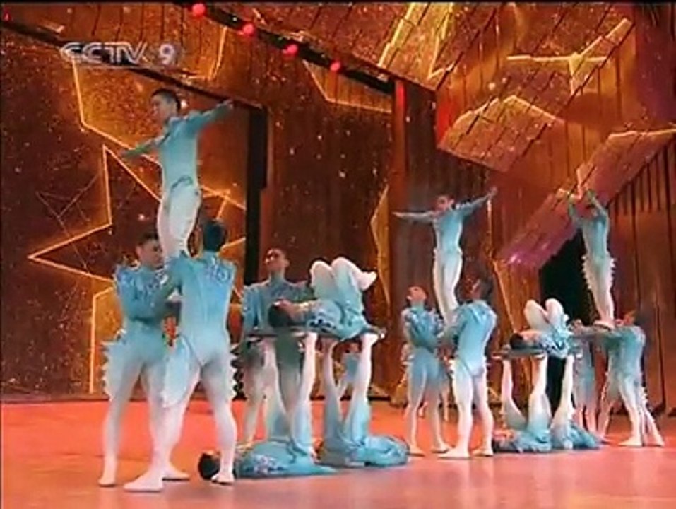 2010 #SpringFestivalGala - Acrobatics: Pedalling