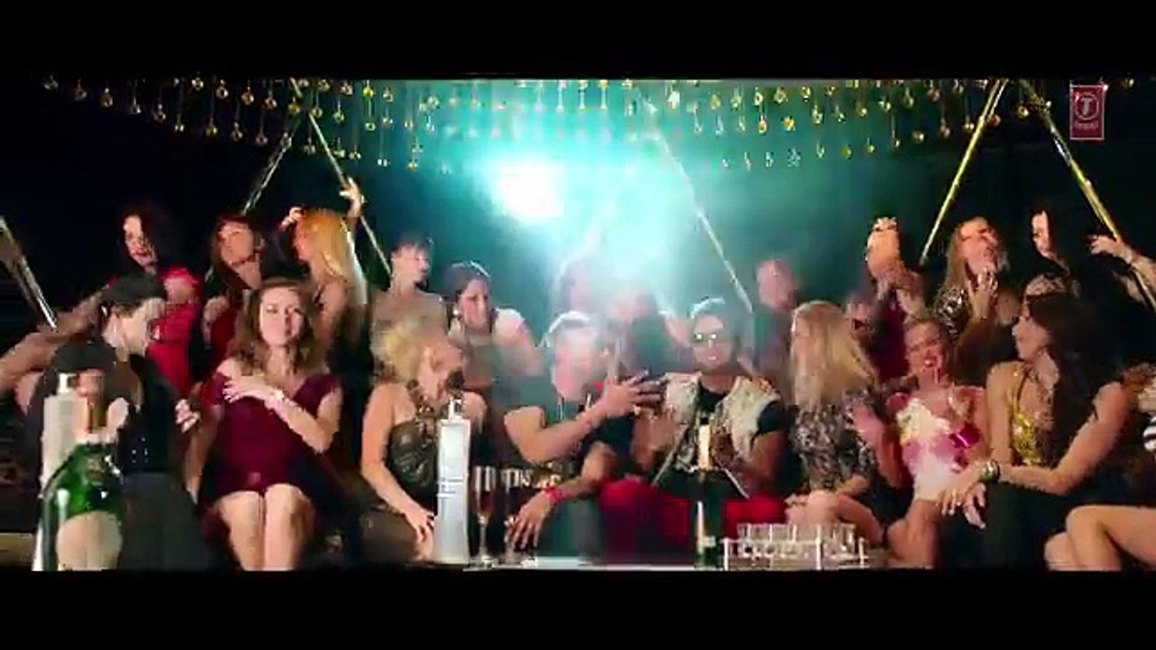 'Birthday Bash' FULL VIDEO SONG   Yo Yo Honey Singh   Dilliwaali Zaalim Girlfriend   Divyendu Sharma_(640x360)