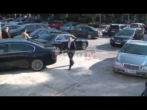 Report TV - Aleanca të reja? Vangjel Dule i PBDNJ-së afrohet me Lulzim Bashën