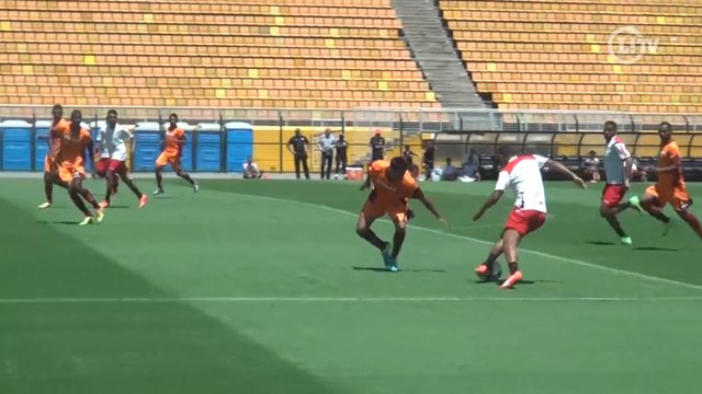 São Paulo vence jogo-treino no Pacaembu e Hudson aprova a 'nova casa'