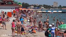 Crimea 2014 - Russians on Beach / Mujeres calientes rusos en la playa