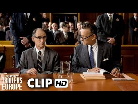 EL PUENTE DE LOS ESPÍAS Clip en español Es un Espía (2015) HD