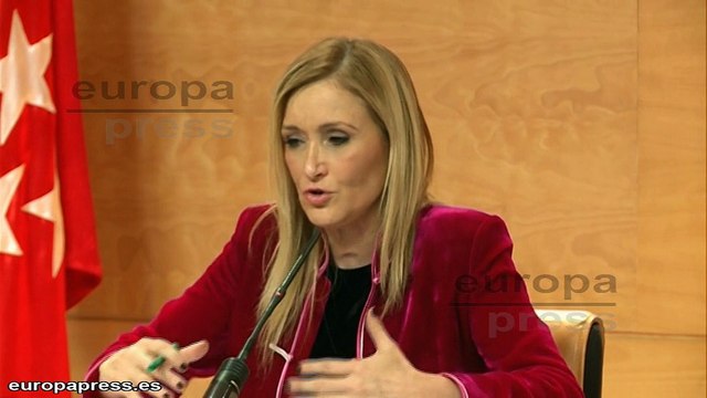 Cifuentes acusa a Podemos de querer imponer