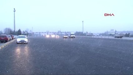 İzmir Günlerdir Donan İzmir'de, Akşam Kar Yağışı Başladı