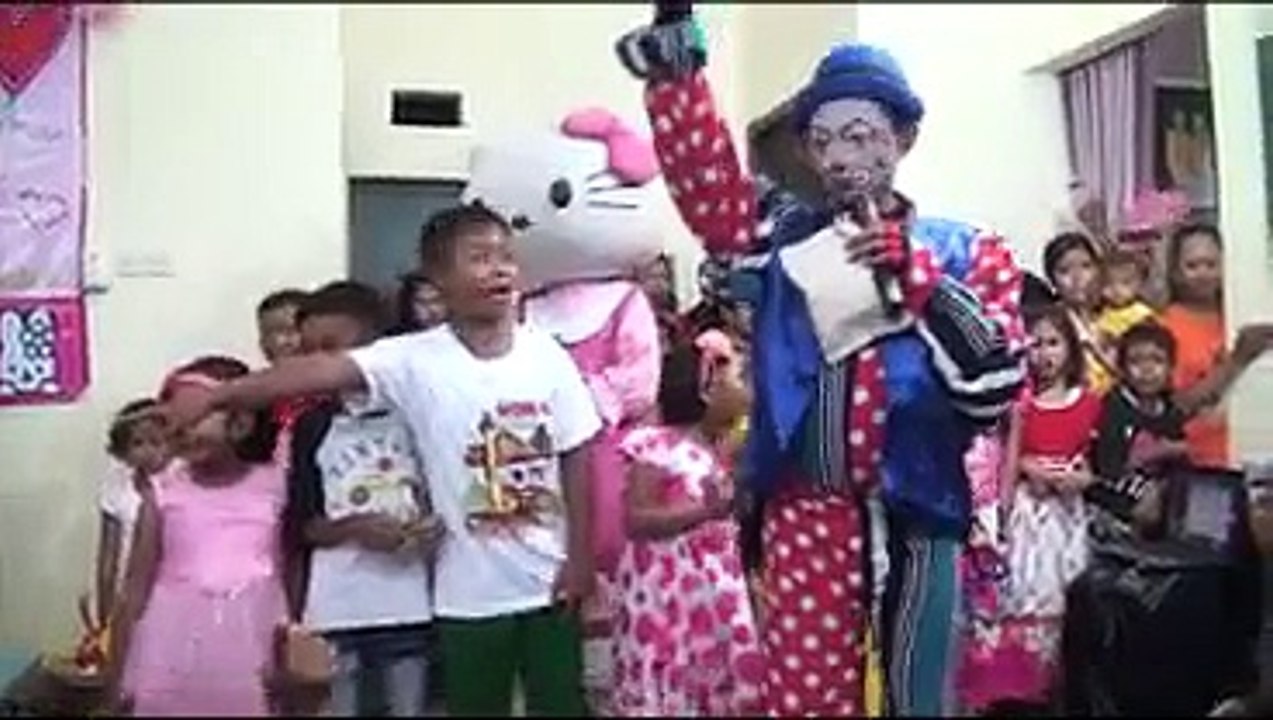 BADUT   BAGI2 HADIAH