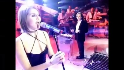 Uguale a lei Laura Pausini (Paola Cortellesi)