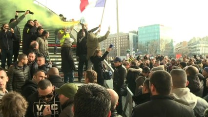 Manifestations de taxis en Ile-de-France: un blessé, 24 interpellations