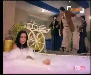 Zeenat Aman - ARE HO SAKE TO KARLO MUJHSE PAYAR - CHOR KE GHAR C