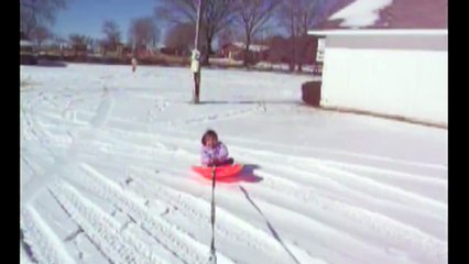 Marre du blizzard?  Attrape une luge... Compilation de Win/Fail en luge
