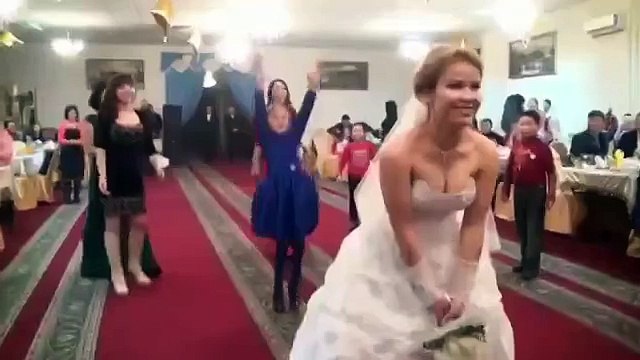 Это вообще позорище. Не в этом счастье, девушки..