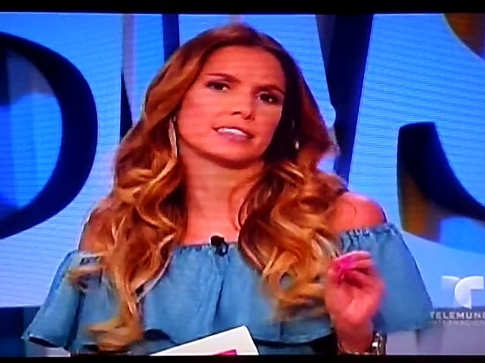 KATE DEL CASTILLO, SALE DE CENA EN LOS ANGELES, SUELTA LA SOPA, ENE 26 2016