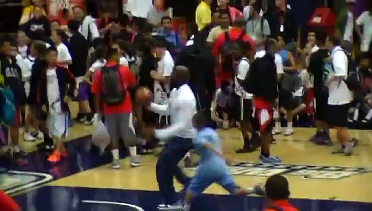 Michael Jordan vs Little Kid