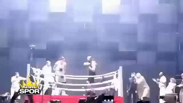 (VIDEO) Zlatan Ibrahimovic & Sébastien Chabal au concert des Enfoirés 2016