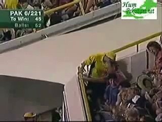 the biggest six in the history of cricket by Shahid Afridi