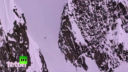 Crazy 1000 ft fall:  Female skier survives terrible crash at Alaskan mountain (FULL HD)