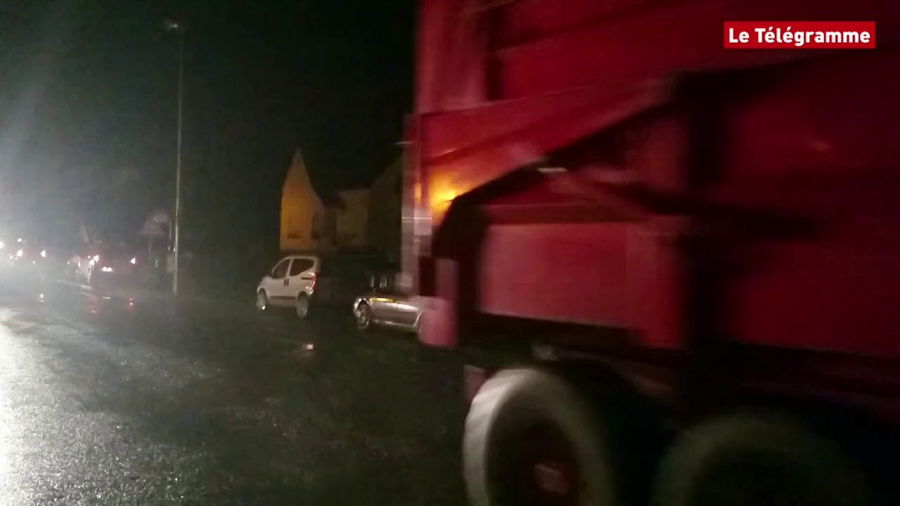 Agriculteurs. La RN12 bloquée au niveau de Belle-Isle-en-Terre