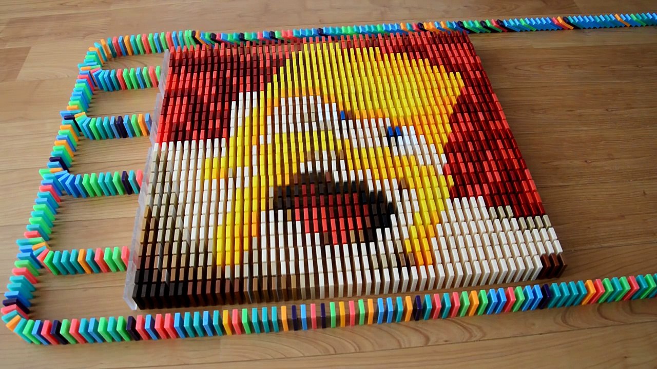 Clash of Clans in 45,000 Dominoes
