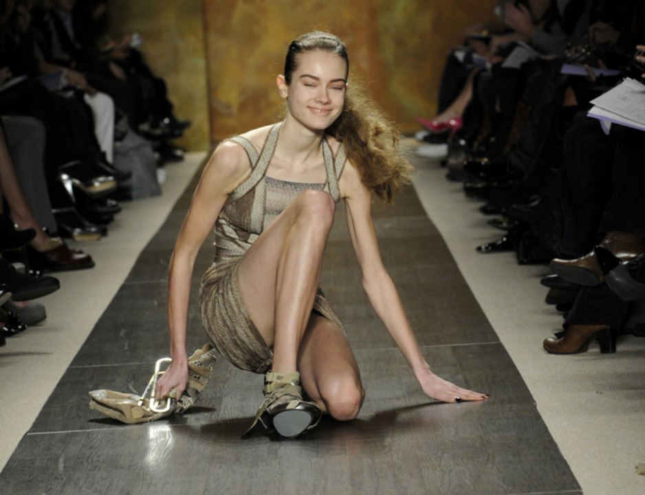 Models are Falling During Catwalk on Ramp Fashion Show |Fall Compilation|