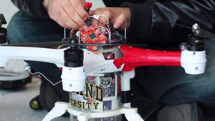 Nouvelle génération de Drones qui volent, flottent et nagent sous l'eau