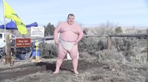 II lance un défi à son petit frère le gouverneur Chris Christie : combat de Sumo Challenge