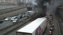إضراب سائقي سيارات الأجرة يعطل حركة السير بفرنسا